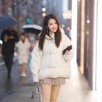 穿羽绒服的头像唯美_微信头像大全图片