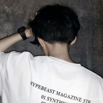 男生背影伤感的头像图片