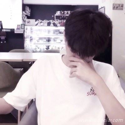 干净清新文艺男生头像 简约干净系图片