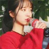 红色衣服的头像女生唯美生活_微信头像大全图片