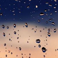 下雨天的唯美 最美不过下雨天_微信头像大全图片