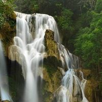 唯美好看的流水生财+小景瀑布景色_微信头像大全图片