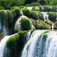 唯美好看的流水生财+小景瀑布景色_微信头像大全图片