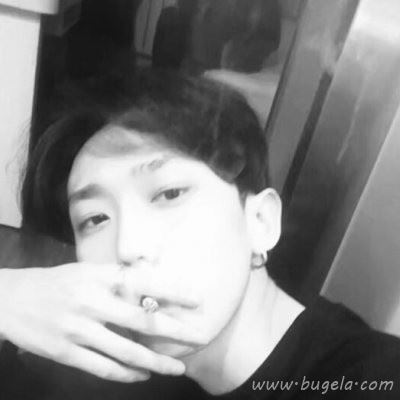 男生伤感黑白系头像图片
