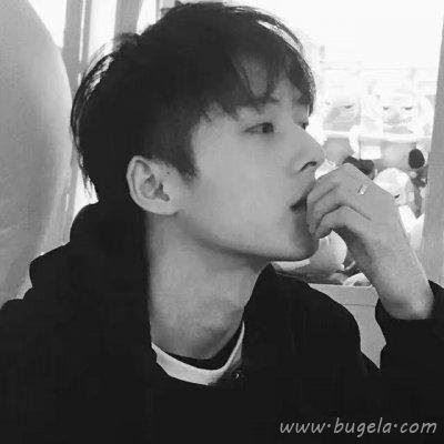 男生伤感黑白系头像图片