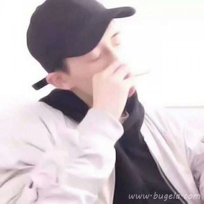 戴鸭舌帽男生头像图片