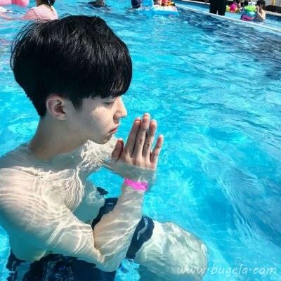 2021新款蓝色系男生头像图片
