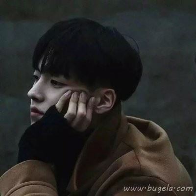 用手挡脸男生微信头像图片
