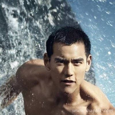 男生霸气光膀子头像图片