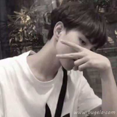 萌版男生剪刀手头像图片