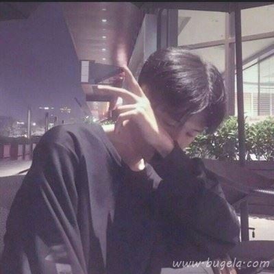 萌版男生剪刀手头像图片