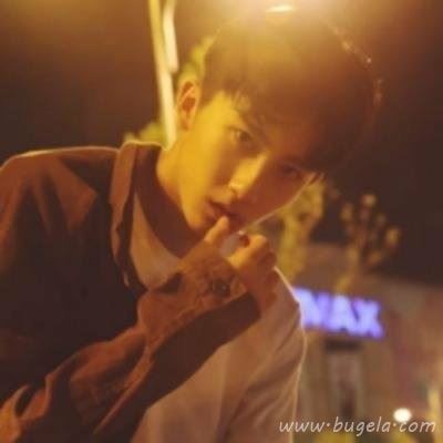 黄色系韩版男生头像图片