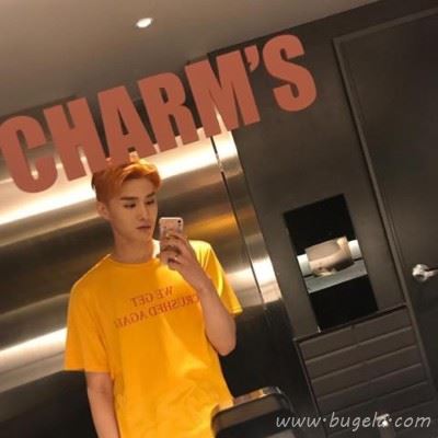 黄色系韩版男生头像图片