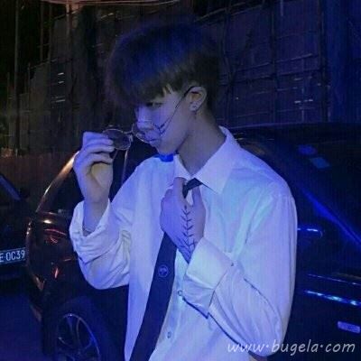 荧光系韩国伤感男头像图片