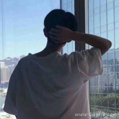 唯美意境男生背影头像图片
