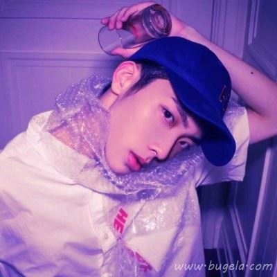 韩国帅哥戴帽子清新休闲头像图片