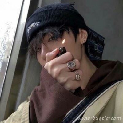 韩国帅哥戴帽子清新休闲头像图片