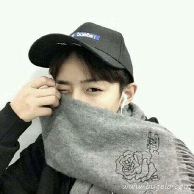 韩国帅哥戴帽子清新休闲头像图片