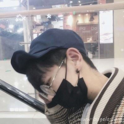 韩国帅哥戴帽子清新休闲头像图片