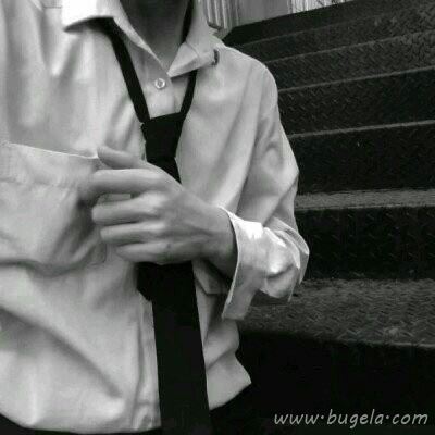 复古风男生衬衫半身头像图片