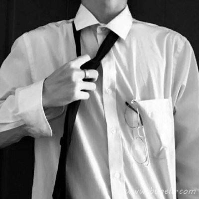 复古风男生衬衫半身头像图片