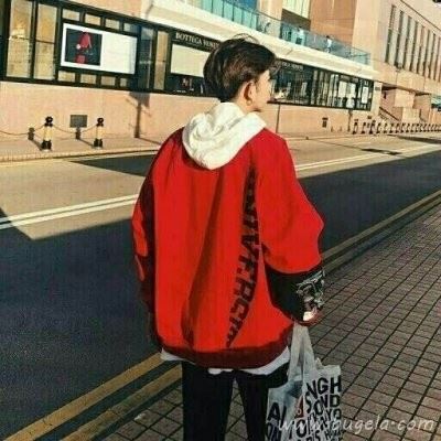 男生背影阳光帅气头像图片
