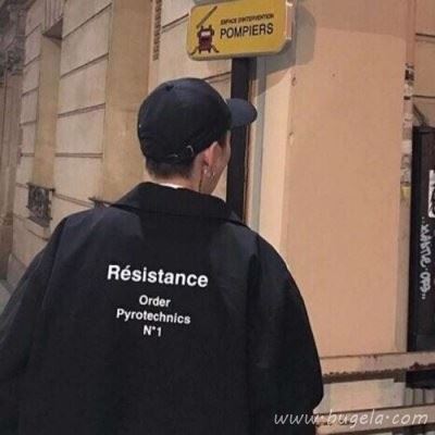 男生背影阳光帅气头像图片