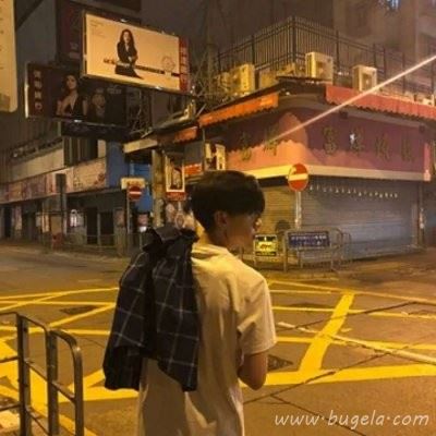 男生背影阳光帅气头像图片