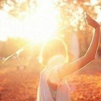 伸手触摸阳光唯美头像_微信头像大全图片