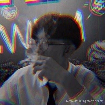 男生霸气十足抽烟头像图片