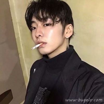 男生霸气十足抽烟头像图片