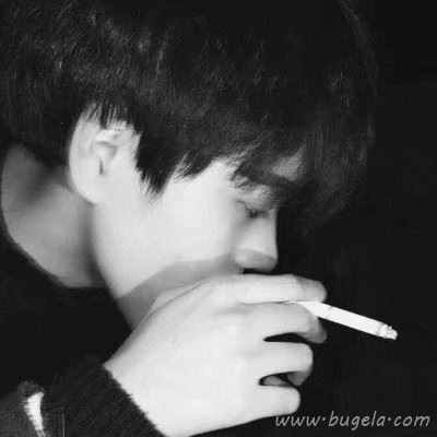 男生霸气十足抽烟头像图片