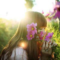 唯美鲜花遮眼睛女生头像_微信头像大全图片