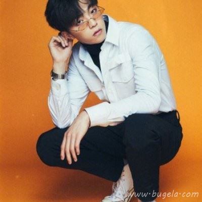 帅气阳光黄色系男生头像图片