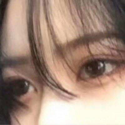 女生高冷霸气半边脸头像图片