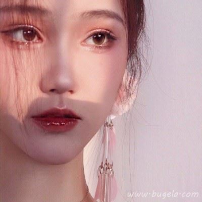 女生高冷霸气半边脸头像图片