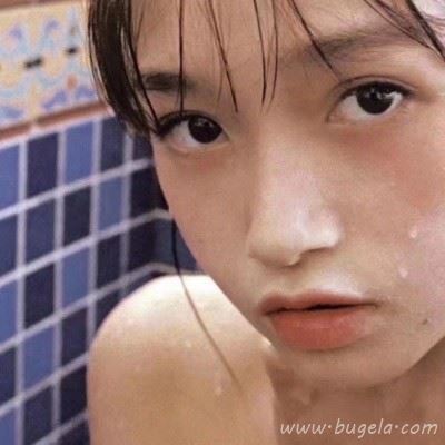 女生高冷霸气半边脸头像图片