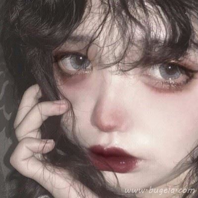 女生高冷霸气半边脸头像图片