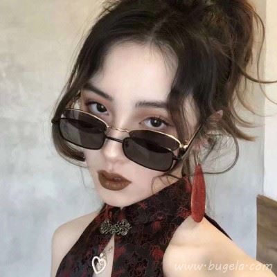 2021最潮最火女生霸气头像 2021最火女生冷酷头像图片