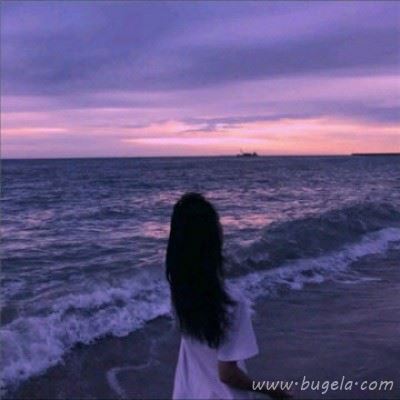 海边背影女生头像 一个人在海边的背影头像图片