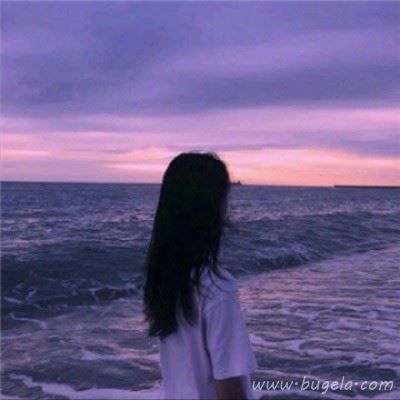 海边背影女生头像 一个人在海边的背影头像图片