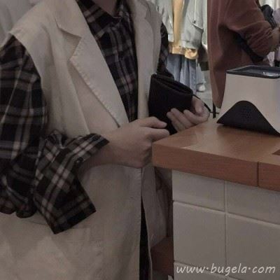 学院风半身微信头像图片