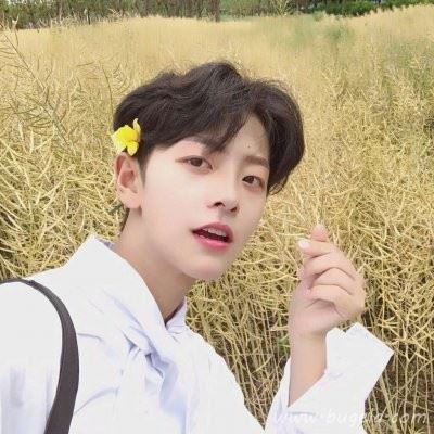 2021新款小清新男生头像图片
