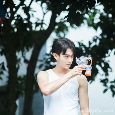 2021新款小清新男生头像图片
