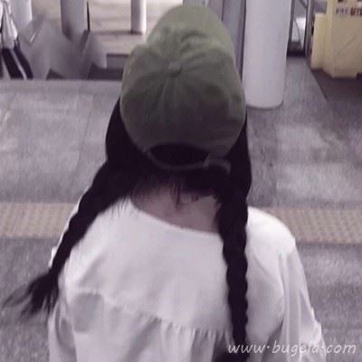 女生背影双马尾可爱头像 背影可爱萌女孩头像图片