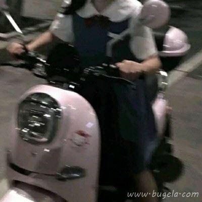 2021优质混网半身部位女头像图片