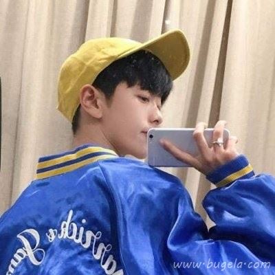 戴帽子的男生头像 帽子控小哥哥图片