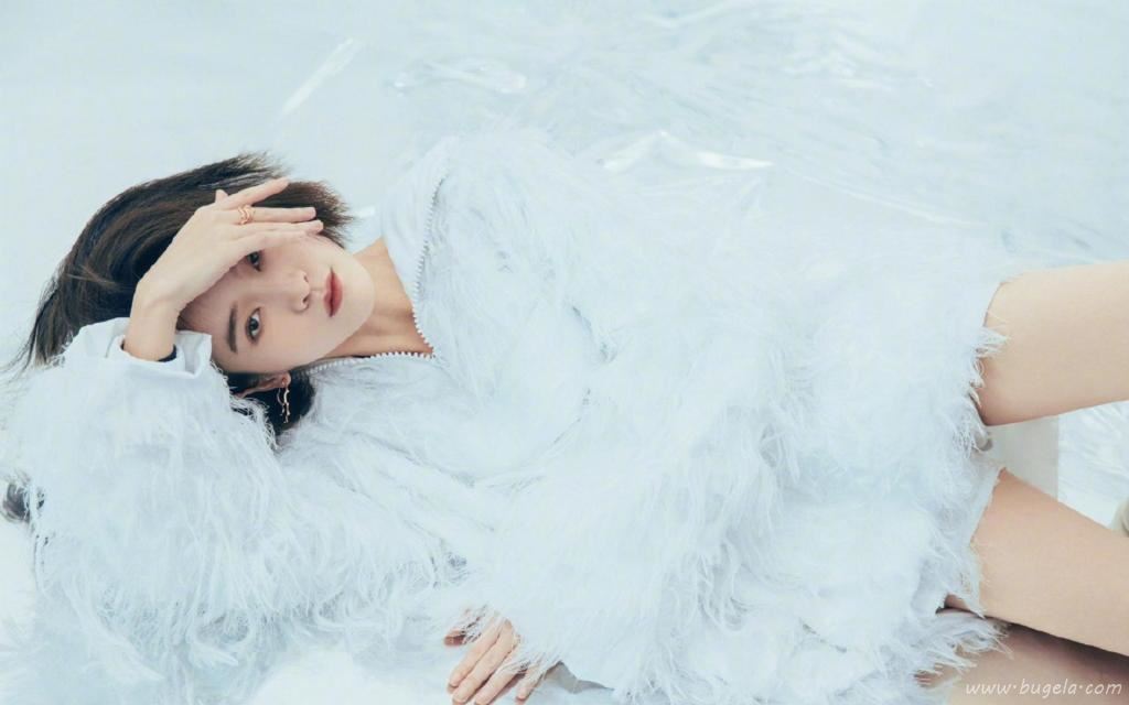时尚女神张雪迎性感妩媚知性迷人写真图片
