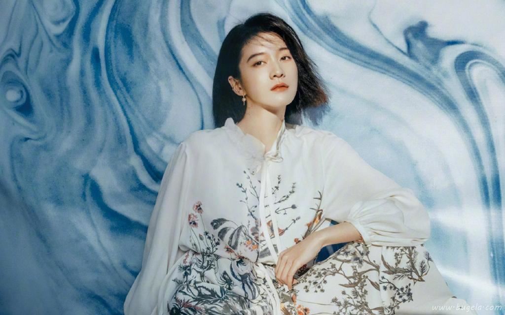 时尚女神张雪迎性感妩媚知性迷人写真图片
