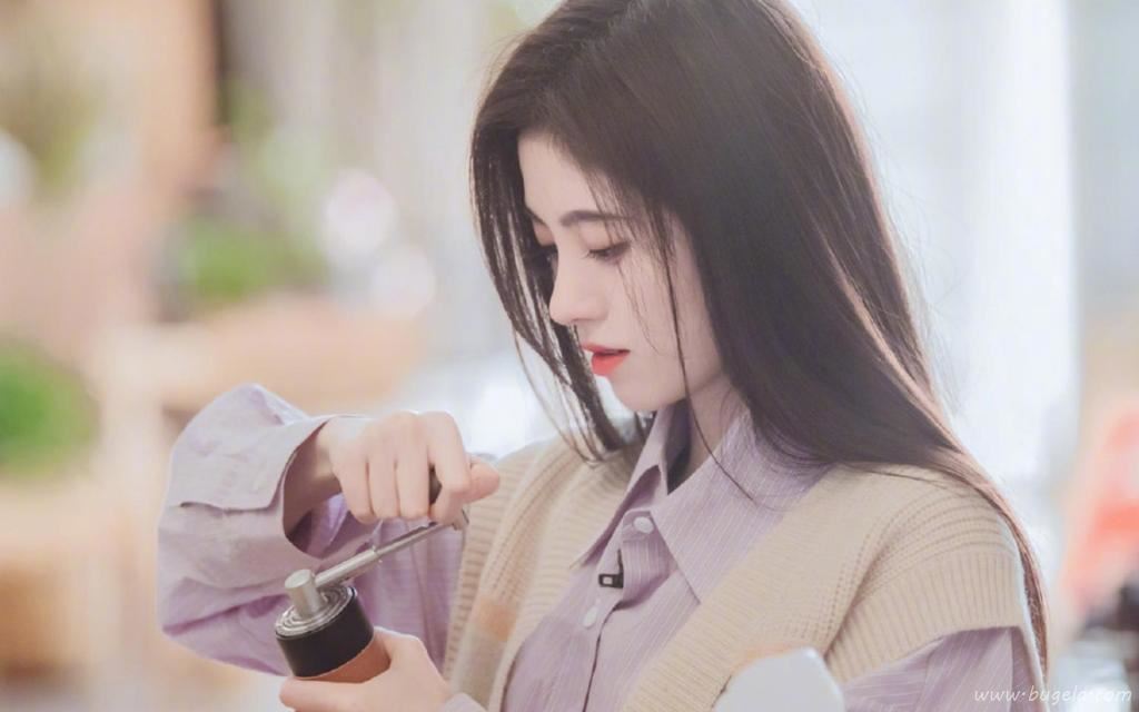 时尚女神鞠婧祎冷艳优雅妩媚迷人写真图片